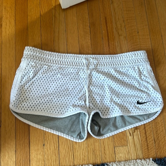 Nike reversible shorts - Picture 2 of 5